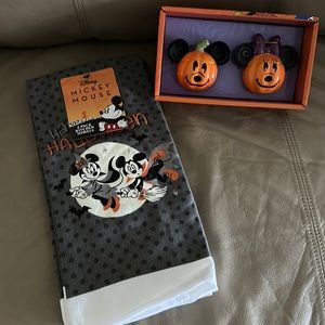 Mickey & Minnie Halloween Kitchen Set-New